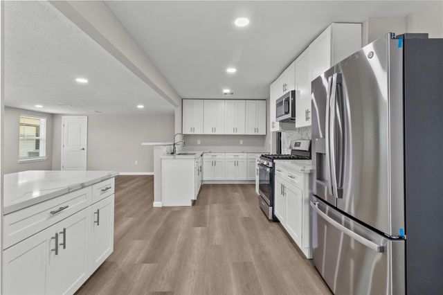 1006 S Shepherd Drive, Baytown, TX 77520