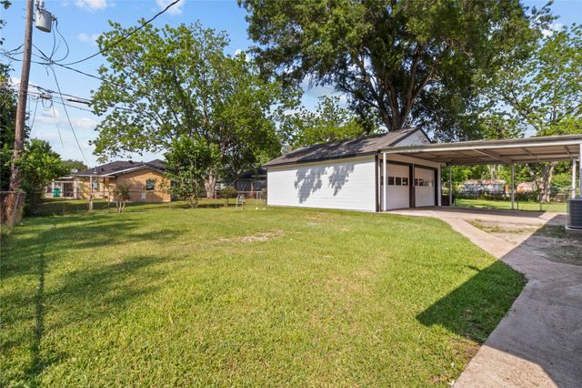 1006 S Shepherd Drive, Baytown, TX 77520