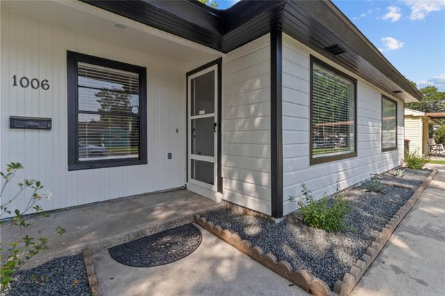 1006 S Shepherd Drive, Baytown, TX 77520