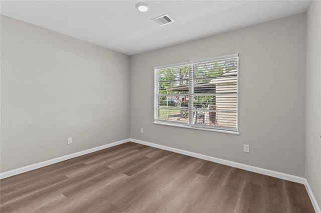 1006 S Shepherd Drive, Baytown, TX 77520