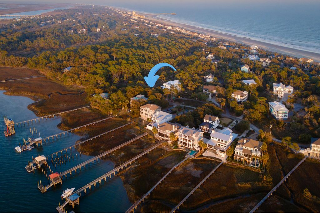 Image 4 of property listing at 1 Red Sunset Lane, Folly Beach, SC 29439