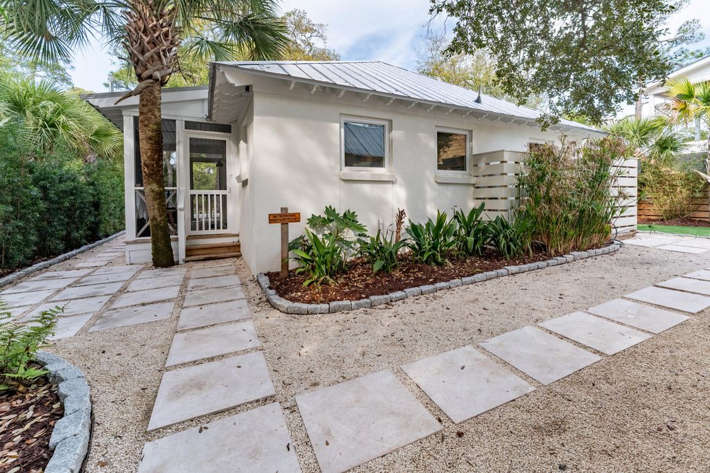 Image 7 of property listing at 1 Red Sunset Lane, Folly Beach, SC 29439