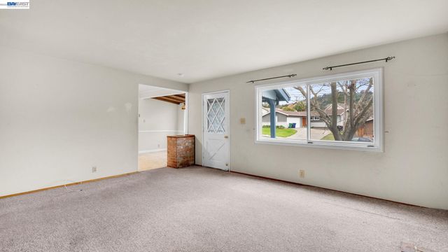 2457 Ramona St, Pinole, CA 94564