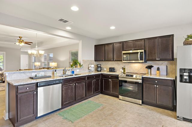 128 Alamosa Creek LN, Georgetown, TX 78633