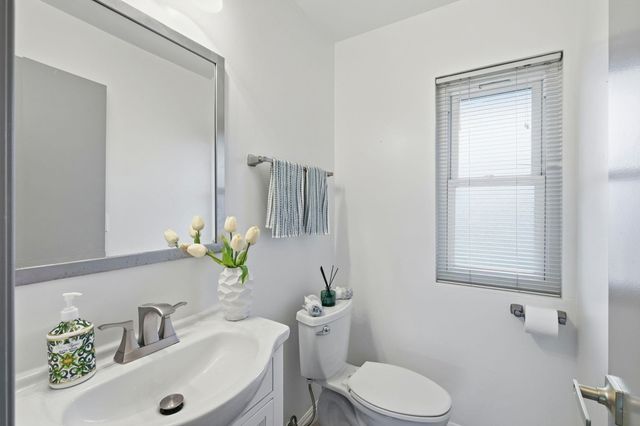 1956 Ascot Dr, Moraga, CA 94556