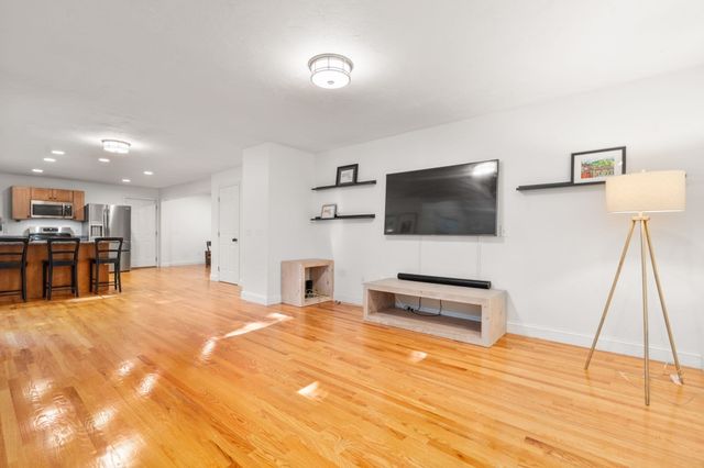 53 E Baylies Road, Charlton, MA 01507