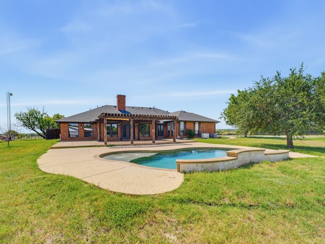 601 County Road 3525, Paradise, TX 76073