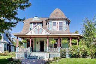582 PARK Street, Elgin, IL 60120