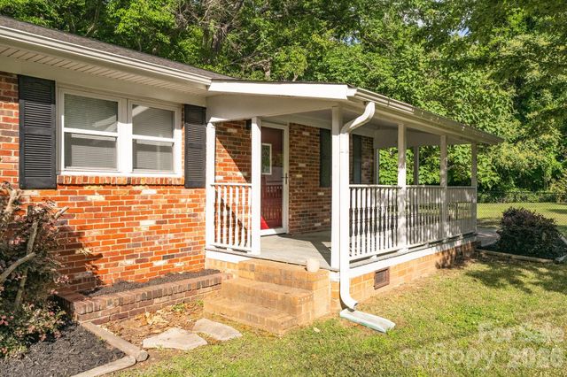 6517 Riverine Drive, Charlotte, NC 28216