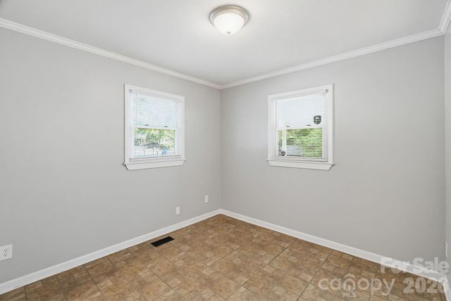 6517 Riverine Drive, Charlotte, NC 28216
