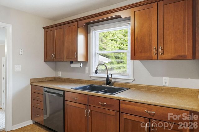 6517 Riverine Drive, Charlotte, NC 28216