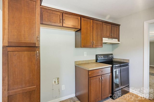 6517 Riverine Drive, Charlotte, NC 28216