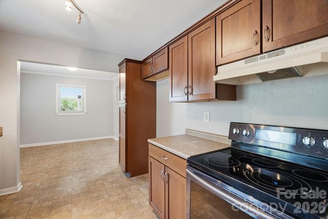6517 Riverine Drive, Charlotte, NC 28216
