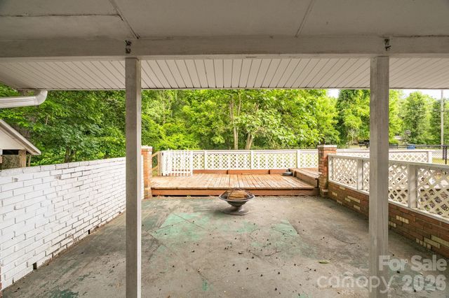 6517 Riverine Drive, Charlotte, NC 28216