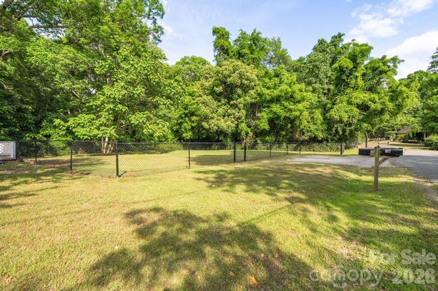 6517 Riverine Drive, Charlotte, NC 28216