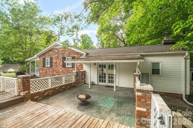 6517 Riverine Drive, Charlotte, NC 28216