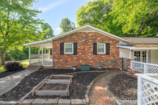 6517 Riverine Drive, Charlotte, NC 28216