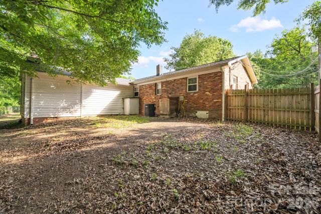 6517 Riverine Drive, Charlotte, NC 28216