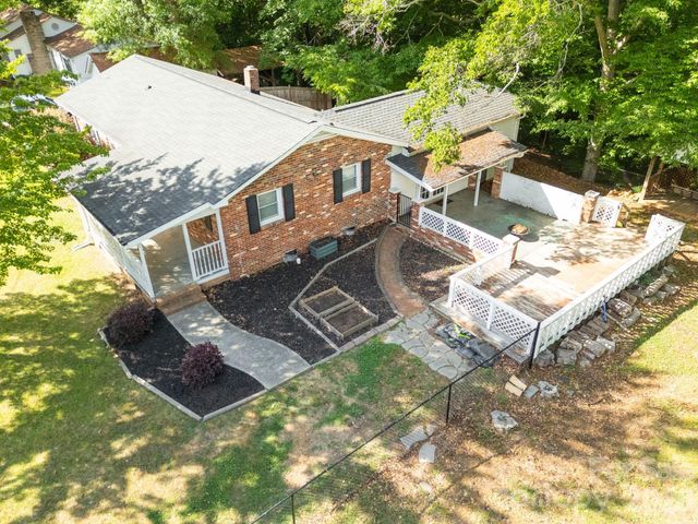 6517 Riverine Drive, Charlotte, NC 28216