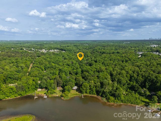 6517 Riverine Drive, Charlotte, NC 28216