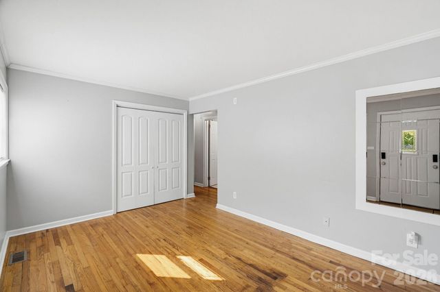 6517 Riverine Drive, Charlotte, NC 28216