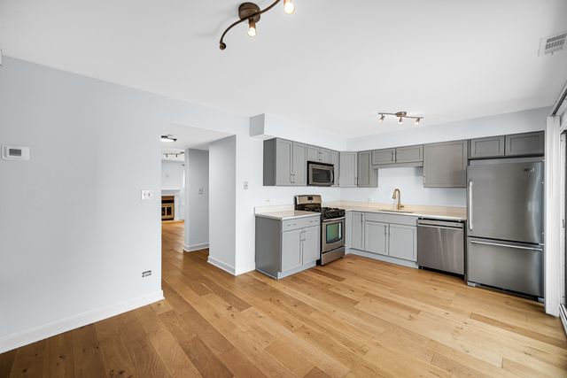6318 Prideham Street, Downers Grove, IL 60515