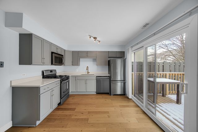 6318 Prideham Street, Downers Grove, IL 60515