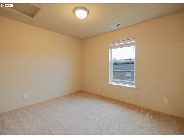 2047 Se HUCKLEBERRY Ave, Warrenton, OR 97146