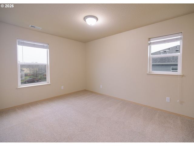 2047 Se HUCKLEBERRY Ave, Warrenton, OR 97146