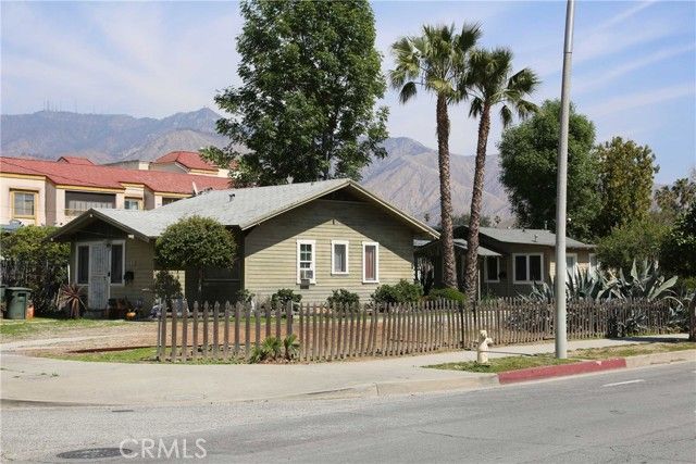 398 N Holliston Avenue, Pasadena, CA 91106