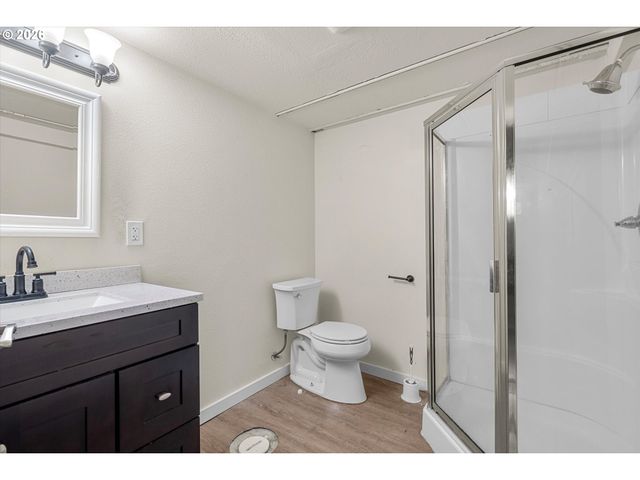 4933 N YALE St, Portland, OR 97203