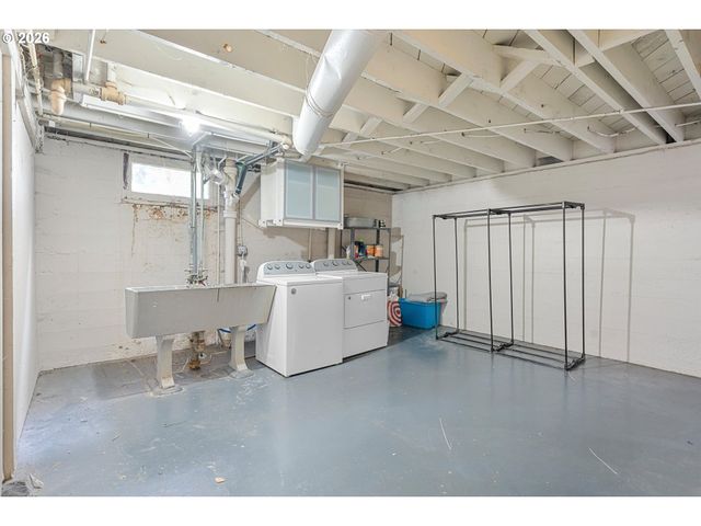 4933 N YALE St, Portland, OR 97203