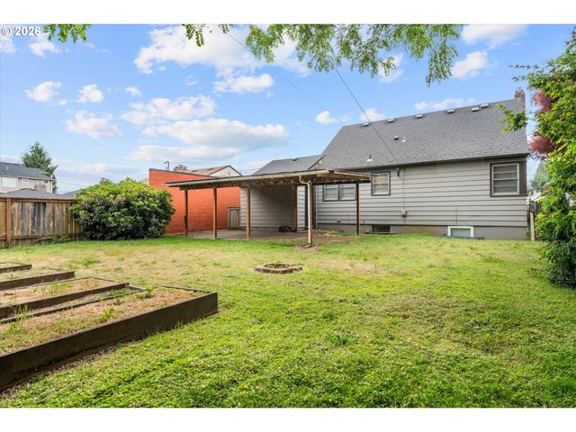 4933 N YALE St, Portland, OR 97203