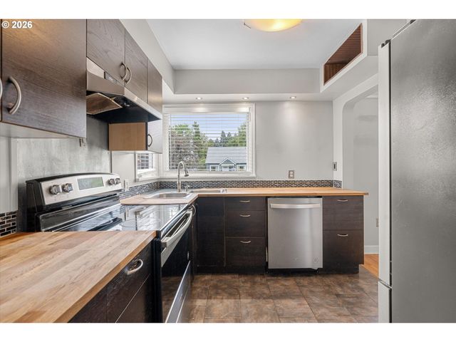 4933 N YALE St, Portland, OR 97203