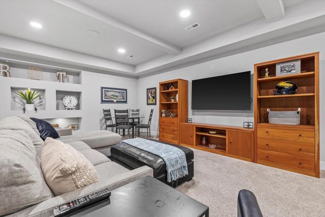 3105 Mendota COURT, Summit, WI 53066