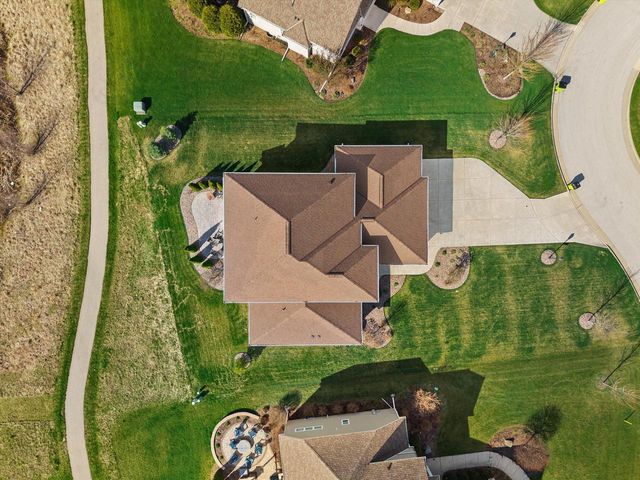 3105 Mendota COURT, Summit, WI 53066