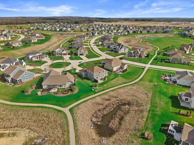 3105 Mendota COURT, Summit, WI 53066