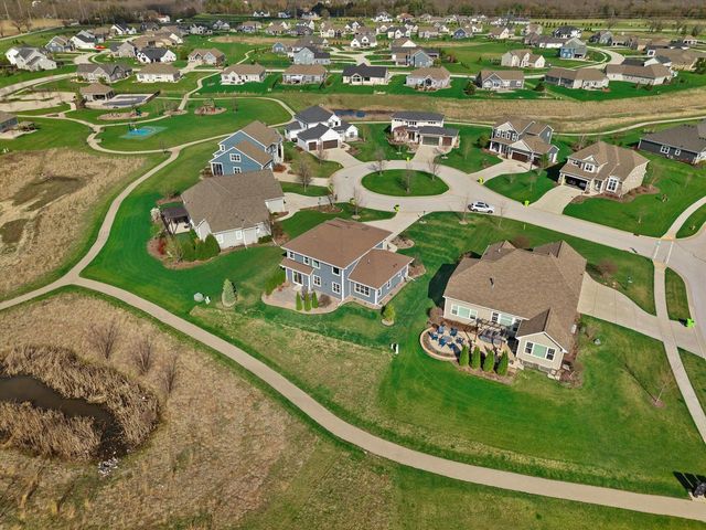 3105 Mendota COURT, Summit, WI 53066