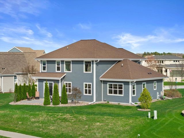 3105 Mendota COURT, Summit, WI 53066