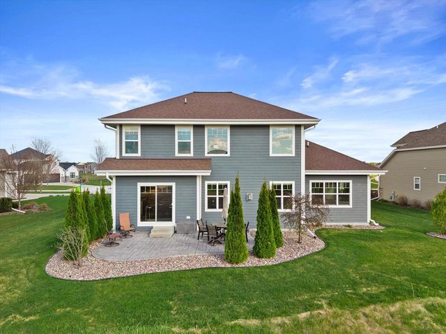 3105 Mendota COURT, Summit, WI 53066