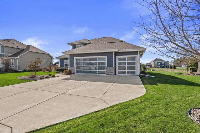 3105 Mendota COURT, Summit, WI 53066