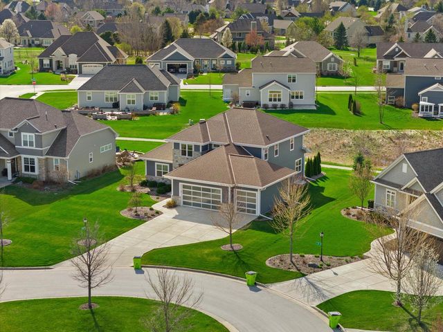 3105 Mendota COURT, Summit, WI 53066