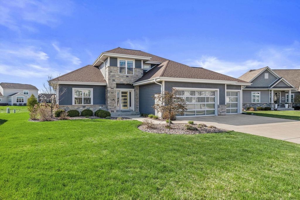 3105 Mendota COURT, Summit, WI 53066
