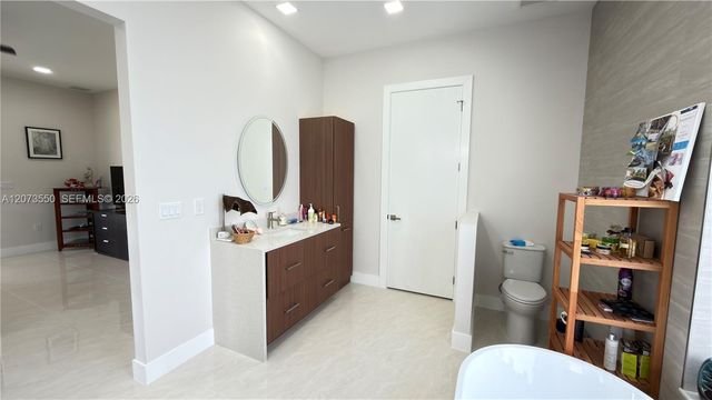 19860 Skyhawk Lane, Loxahatchee, FL 33470