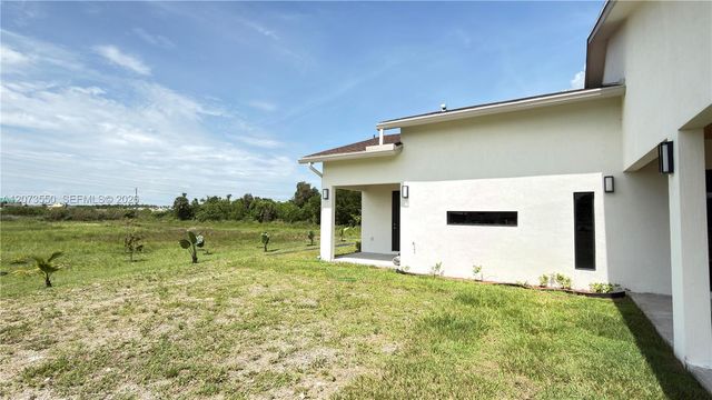 19860 Skyhawk Lane, Loxahatchee, FL 33470