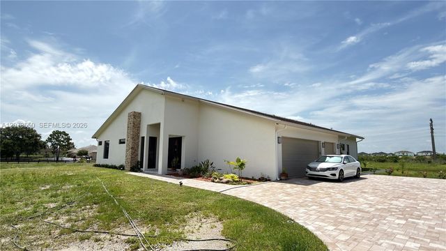 19860 Skyhawk Lane, Loxahatchee, FL 33470
