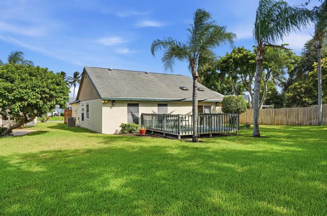 19 MISTY MEADOW Drive, Boynton Beach, FL 33436
