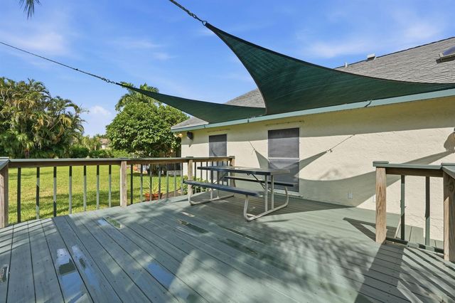 19 MISTY MEADOW Drive, Boynton Beach, FL 33436