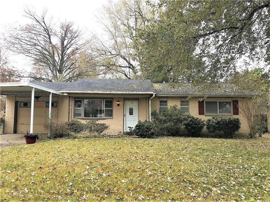 1304 Sunset Drive, Rogers, AR 72756