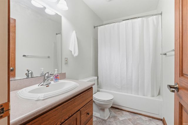 4627 Merriam Creek Drive, Fort Wayne, IN 46816